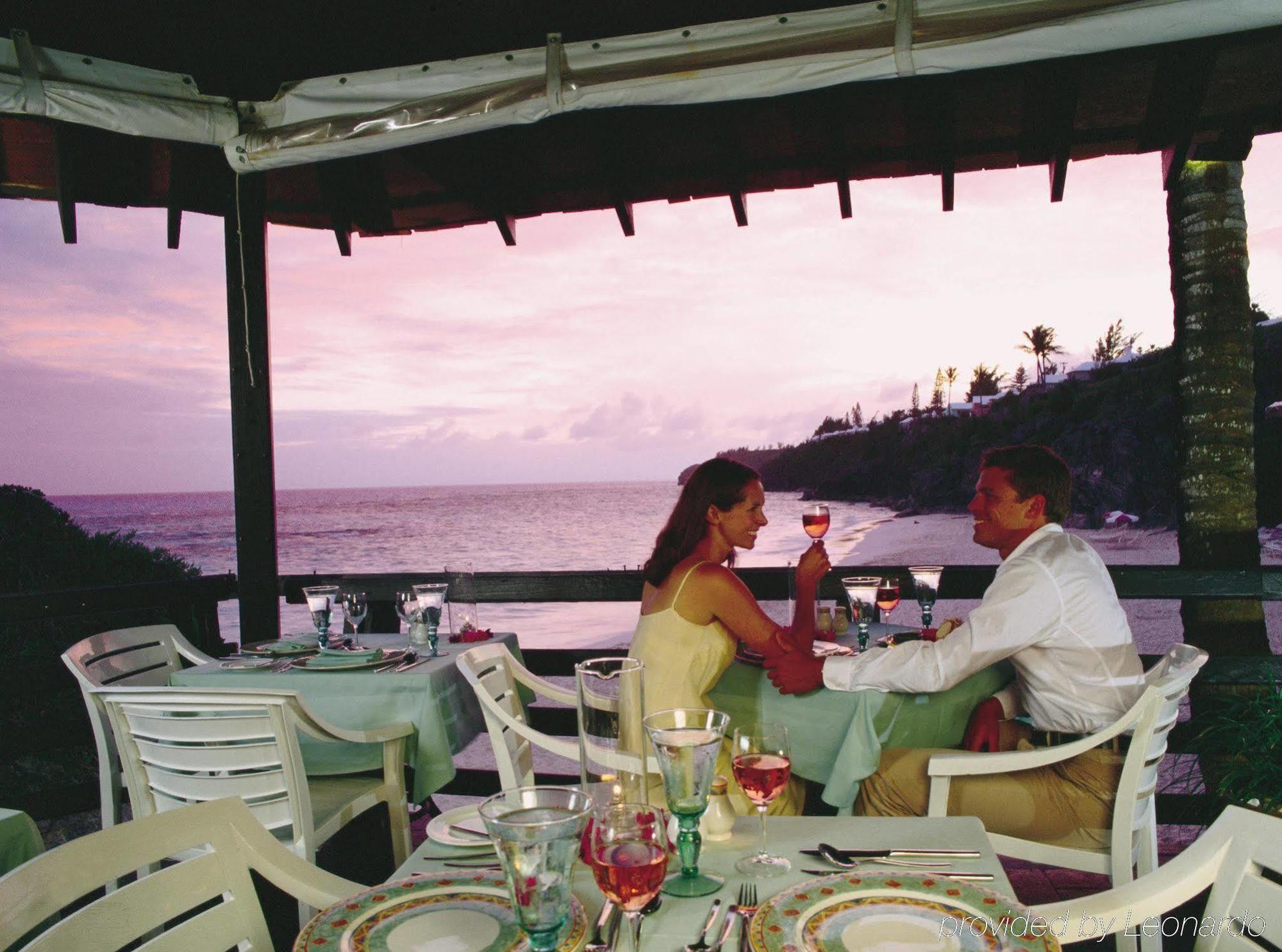 The Reefs Resort And Club Southampton Restoran gambar
